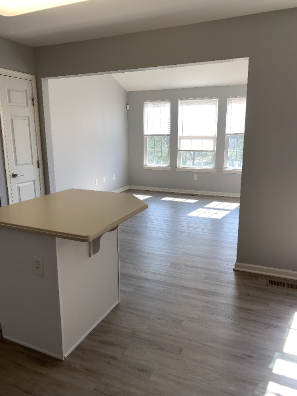 Building Photo - 1082 Sparrow Way