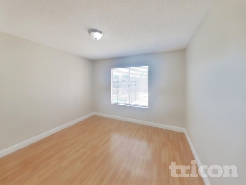 Building Photo - 3613 W Oakland St