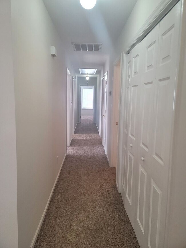 Building Photo - 4 Bedroom 3 Full Bath Ranch Home located Minutes from CAMPBELL UNIVERSITY!