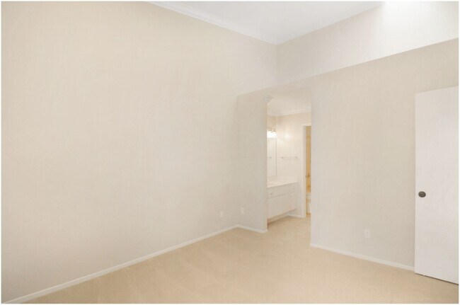Building Photo - 6 Corniche Dr