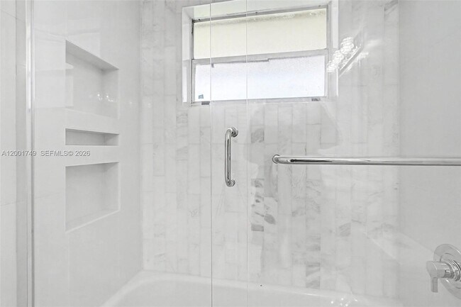 Building Photo - 15391 S Dixie Hwy