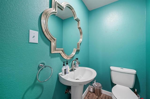 Building Photo - 4004 Willow Run Dr