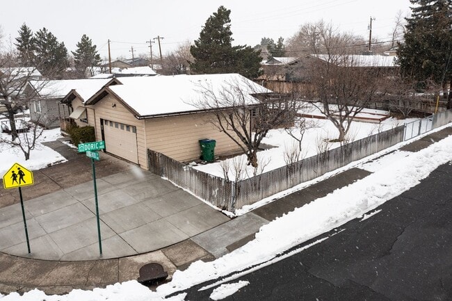 Building Photo - Northwest Fenced Yard One Story