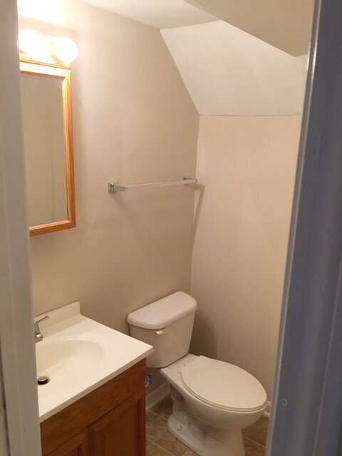 Building Photo - WEST SIDE 5 BR SPLIT LEVEL HOME AVAILABLE NOW!