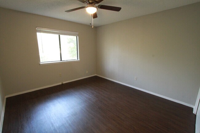 Building Photo - 11603 Poplar Cove