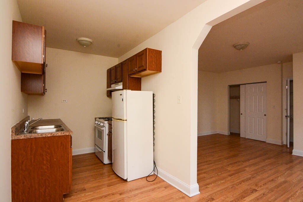 Building Photo - 2600 N Kimball Ave