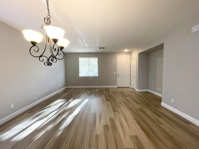 Building Photo - Wonderful 1-story Home