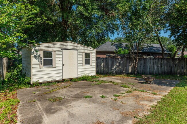 Building Photo - 2803 Wilson Ln