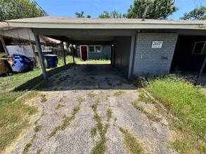 Building Photo - 2607 Parker Ln