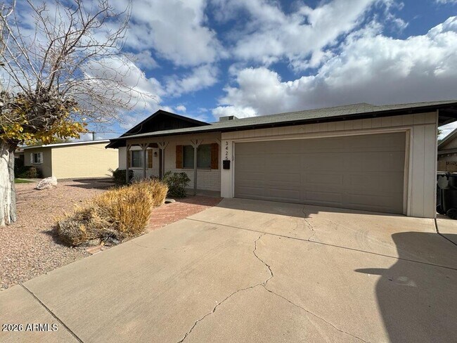 Building Photo - 3425 N 85th St