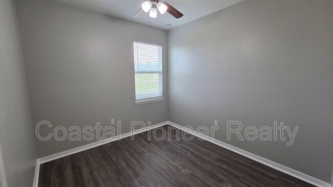 Building Photo - 30953 Water Lily Dr