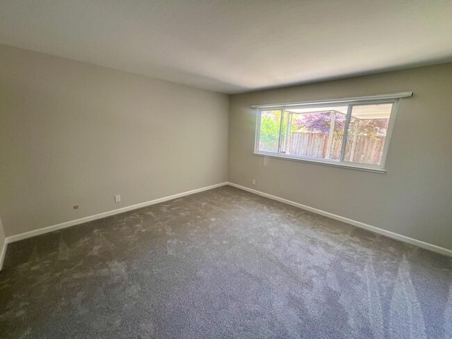 Building Photo - 4396 Glenpark Dr