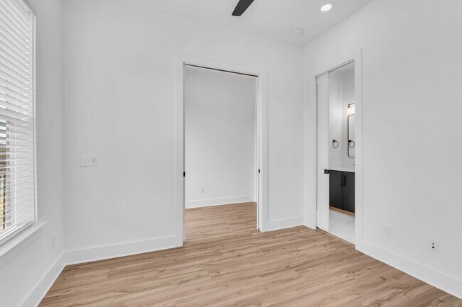 Building Photo - Modern Living in West Nashville