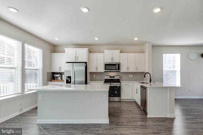 Building Photo - 7928 Patterson Wy