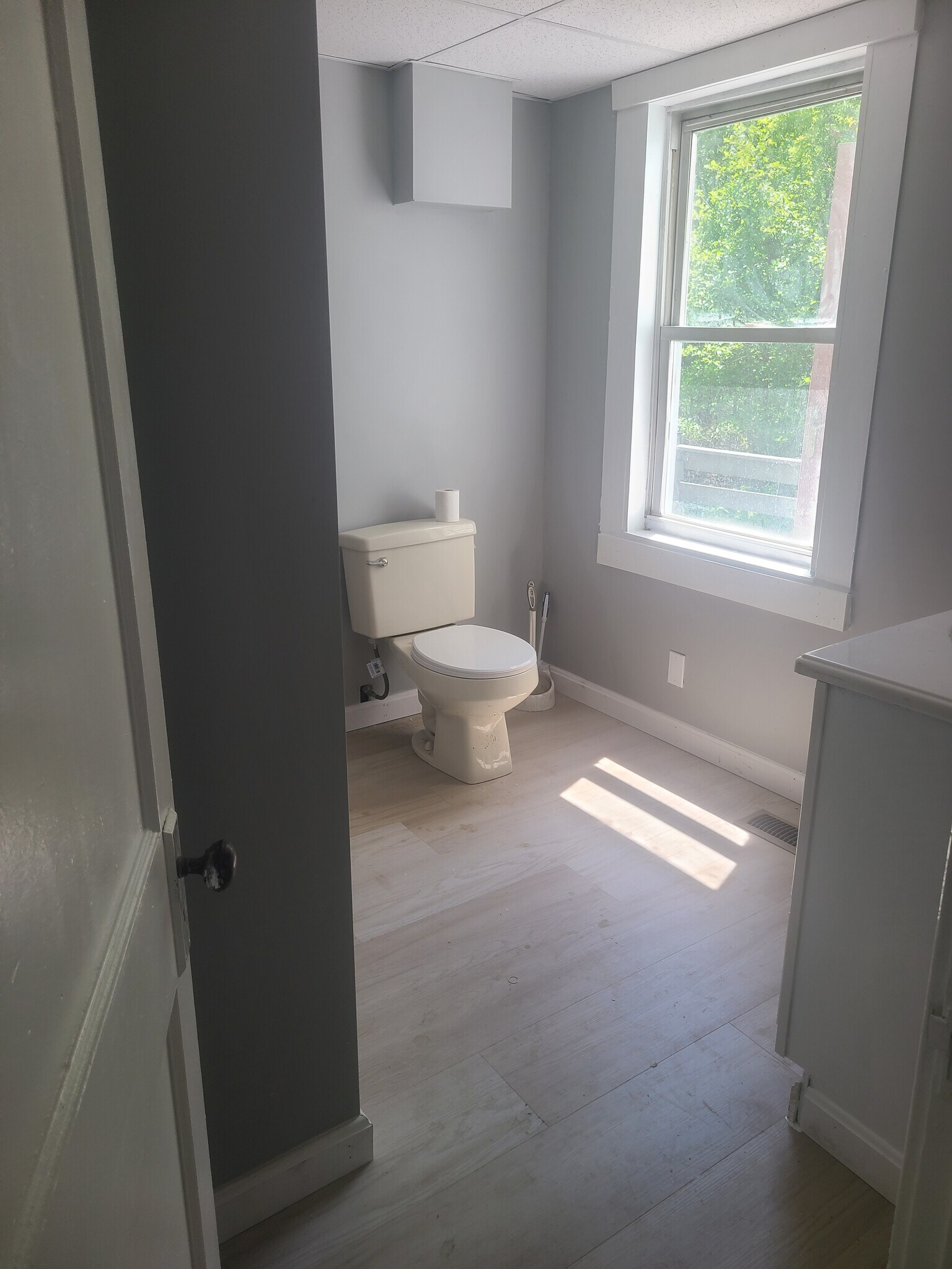 bathroom - 52 Main St