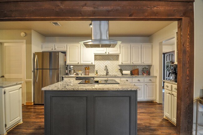 Building Photo - Beautiful 4 Bed 2.5 Bath in South Lubbock!