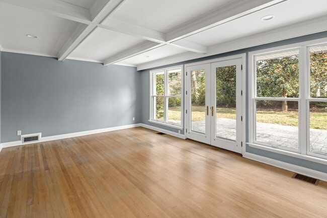 Building Photo - Biltmore Forest Home