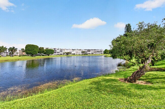 Building Photo - 4028 Hythe B