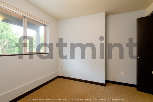 Building Photo - 1512 44th Ave SW