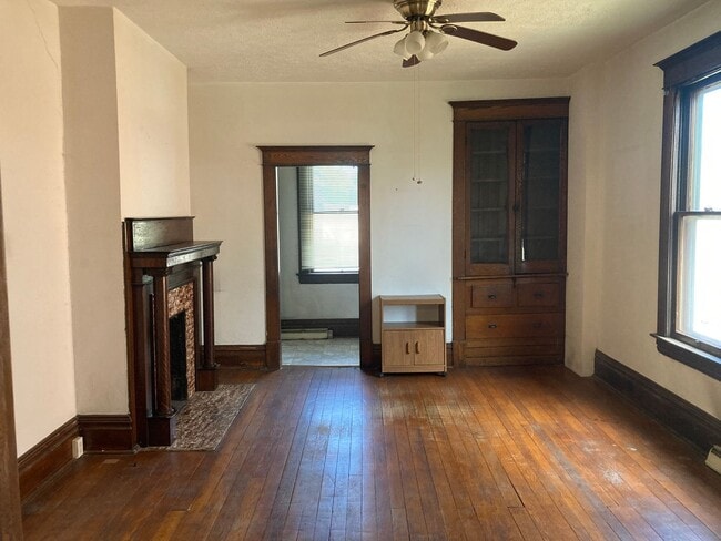 Building Photo - 212 Grand St