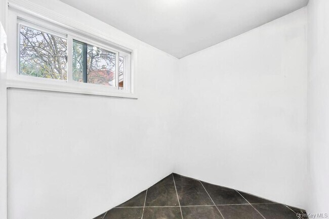 Building Photo - 7 Cinder Ln