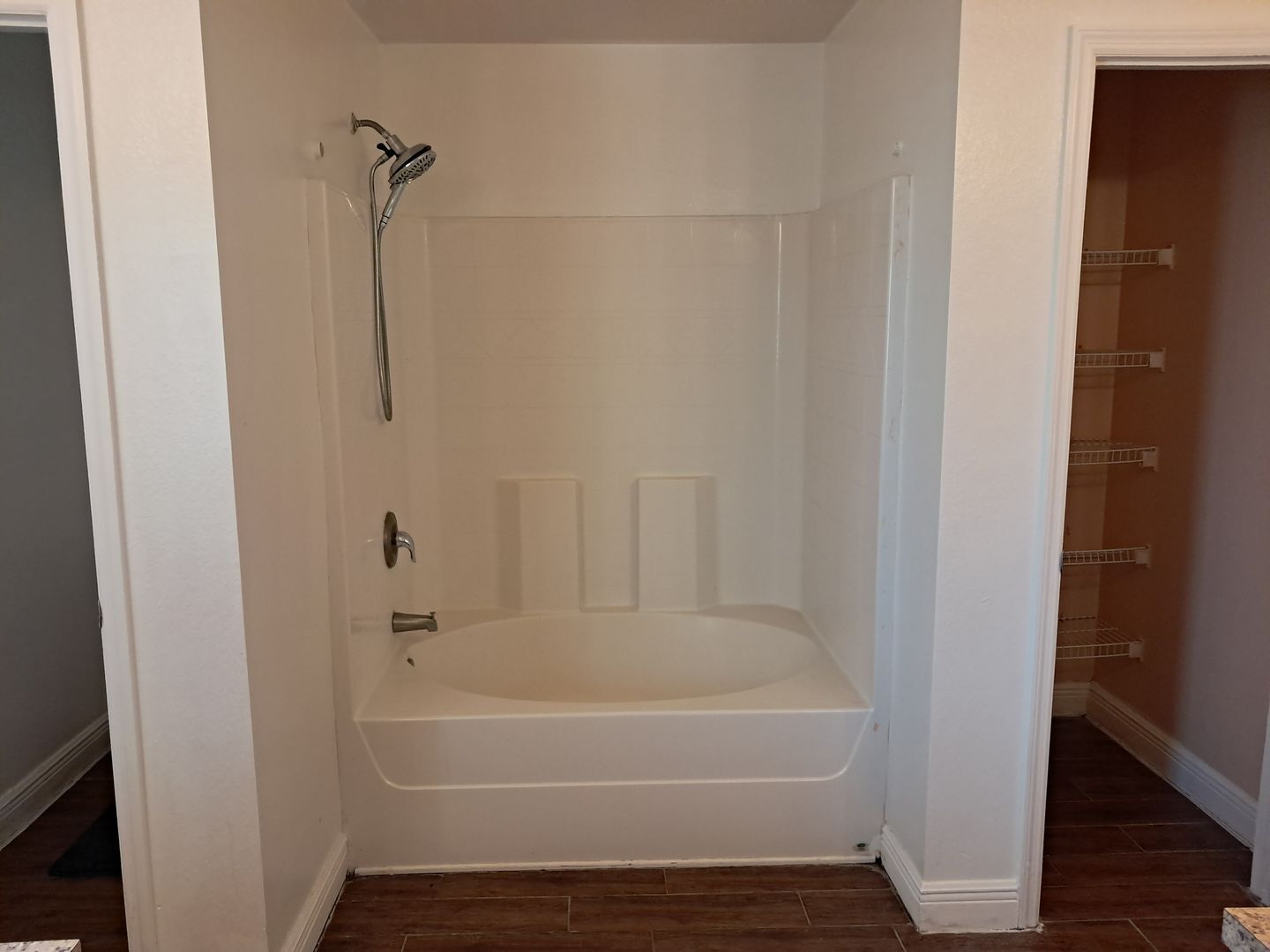 Building Photo - Beautiful 3 Bedroom +Den Pool Home for Rent!!!