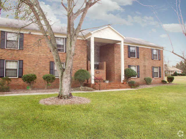Primary Photo - Swan Run Apartments