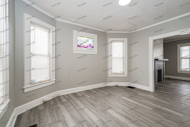 Building Photo - 156 S Eureka Ave