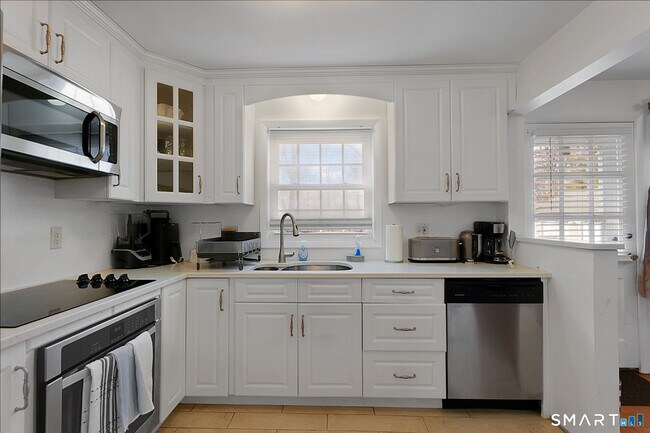 Building Photo - 44 Garden St