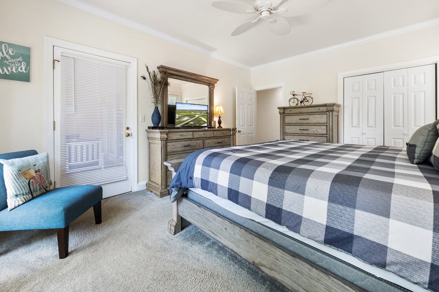 Building Photo - 235 Golden Bear Dr