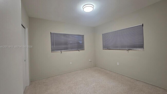 Building Photo - 260 SW 31st Ct