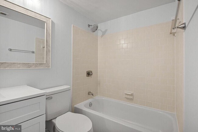 Building Photo - 10223 Valentino Dr