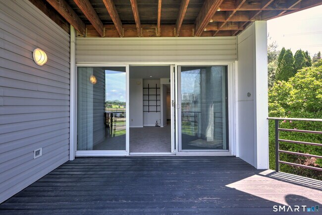 Building Photo - 1128 Windward Rd
