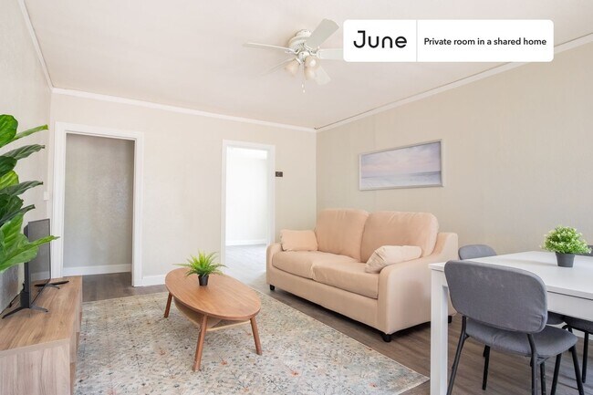 Building Photo - Room in Shared 4 bed/2 bath home