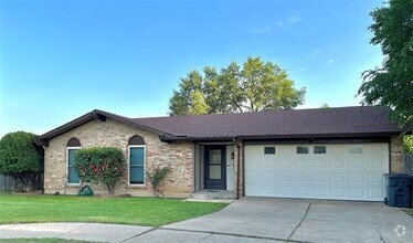Building Photo - 1000 Whippoorwill Ct