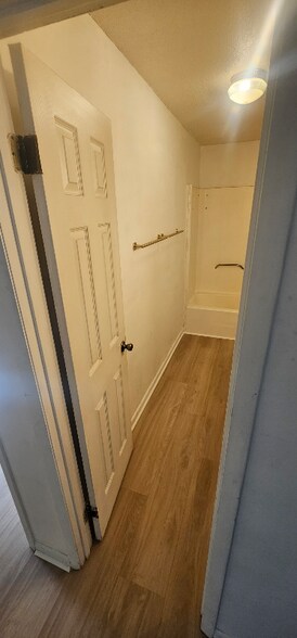 Building Photo - 283 SW Leisure Dr