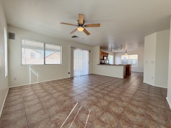 Building Photo - 4802 W Fawn Dr