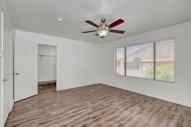 Building Photo - Recently Remodeled 3 Bedroom 2 Bathroom Town House