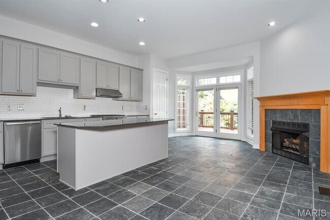 Building Photo - 20 Brighton Way