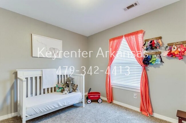 Building Photo - 3105 SW Waterleaf Ave