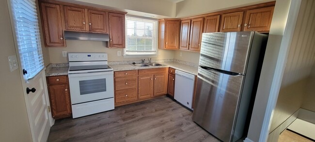 Building Photo - 404 Chapman Ct