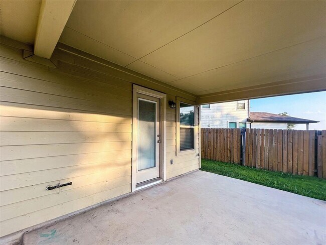 Building Photo - 401 Anacua Loop