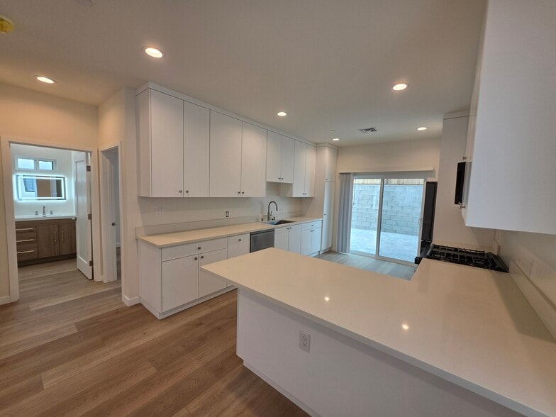 Building Photo - 6746 Ben Ave