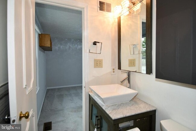 Building Photo - 8844 Mourning Dove Ct