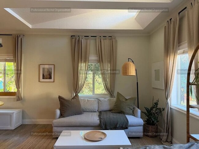 Building Photo - Wine Country Living at Its Finest