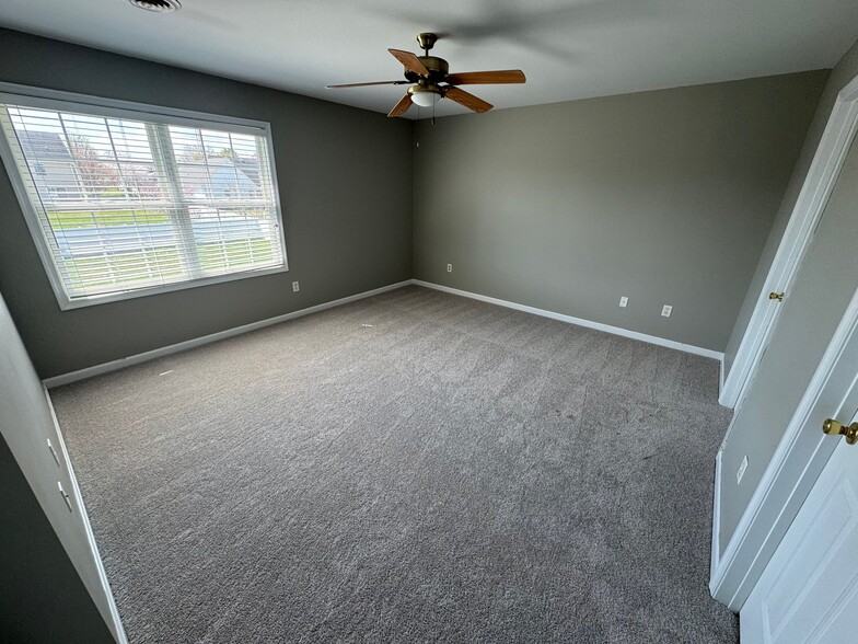 Building Photo - 134 Knob Hill Way