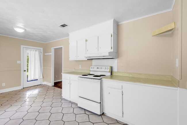 Building Photo - 9701 MS-613