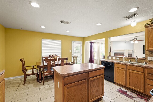Building Photo - 17902 Sunshine Trace Ln