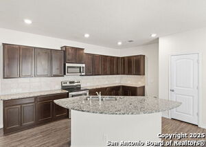 Building Photo - 412 Town Frk