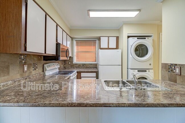 Building Photo - 2504 Flint Dr